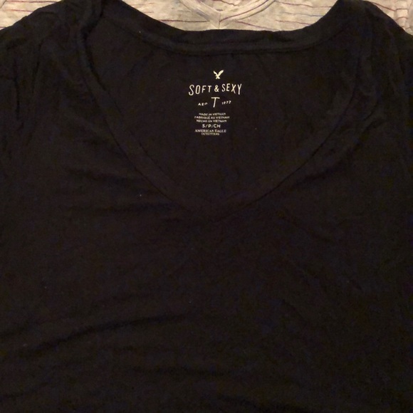 Three American Eagle soft and sexy vneck shirts - Picture 3 of 4